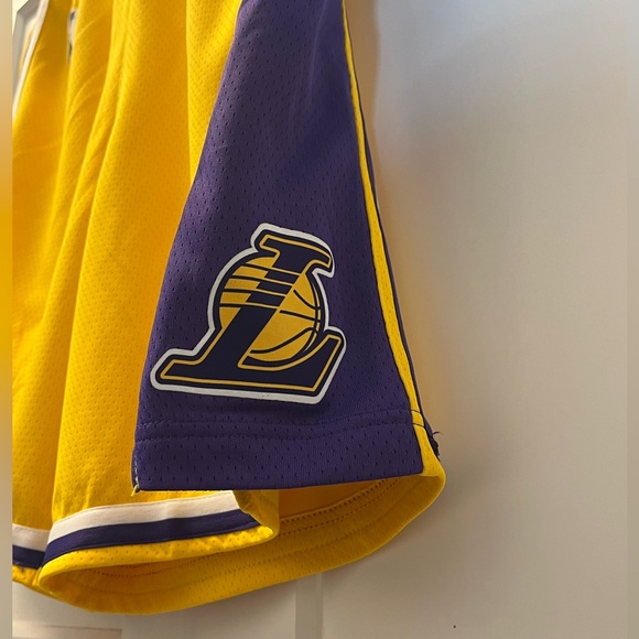 Los Angeles Lakers Icon Edition Authentic NBA Shorts - Picture 3 of 4